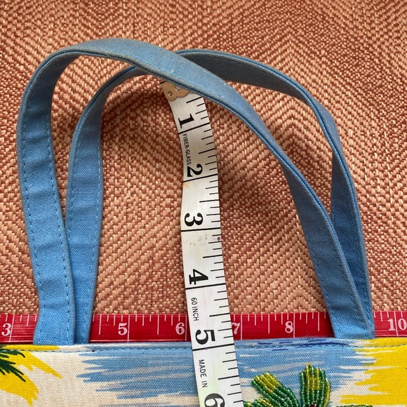 Beaded Palm trees on a tropical theme bag. - Picture 4 of 9